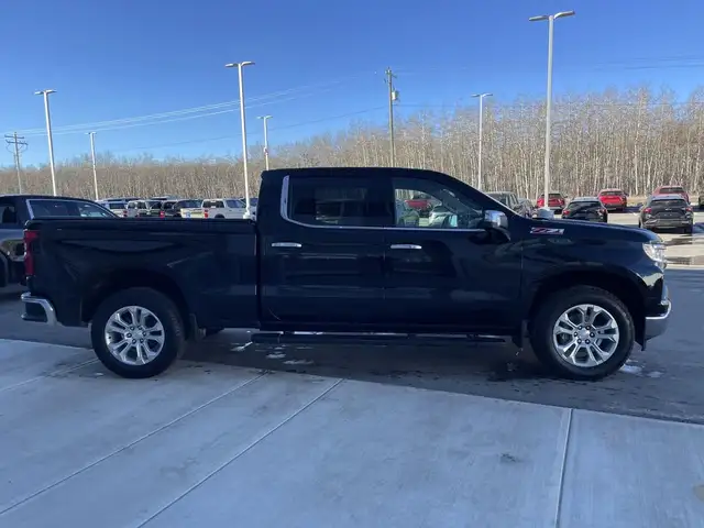 2025 Chevrolet Silverado 1500 LTZ - Photo 10
