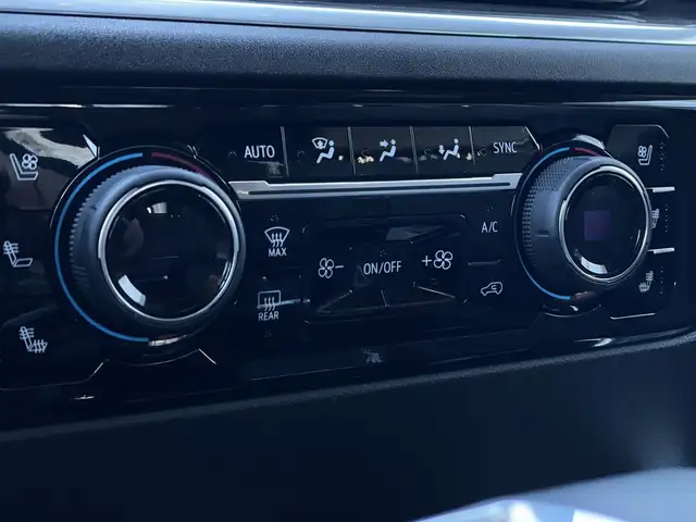 2025 Chevrolet Silverado 1500 LTZ - Photo 18