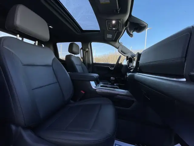 2025 Chevrolet Silverado 1500 LTZ - Photo 30