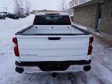 2023 Chevrolet Silverado 1500 LT2 Z71 OFF RD 4X4, 5.3L V8 LOADED - Photo 16