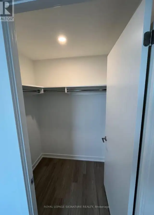 3 Bedroom 2 Bathroom Apartment Vaughan - Photo 9