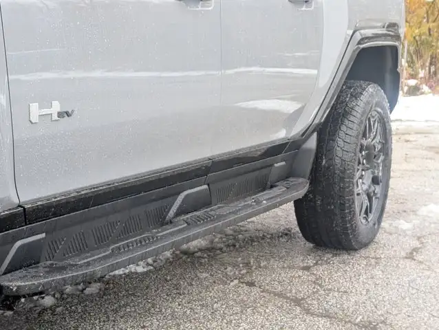 2026 GMC HUMMER EV SUV 2X- Infinity Roof - Bose Speaker System - Photo 4