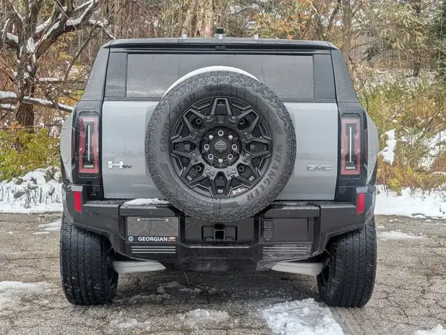 2026 GMC HUMMER EV SUV 2X- Infinity Roof - Bose Speaker System - Photo 11