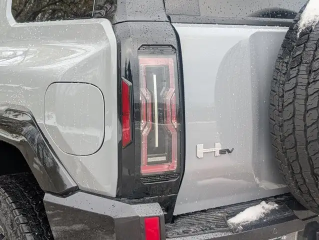 2026 GMC HUMMER EV SUV 2X- Infinity Roof - Bose Speaker System - Photo 12