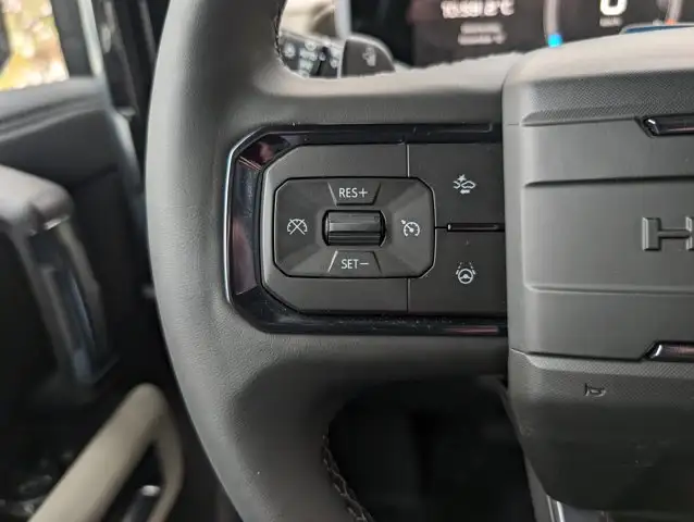 2026 GMC HUMMER EV SUV 2X- Infinity Roof - Bose Speaker System - Photo 17