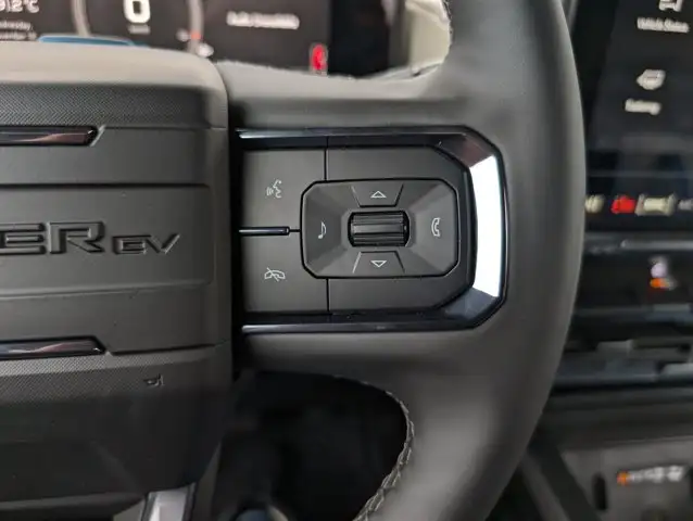 2026 GMC HUMMER EV SUV 2X- Infinity Roof - Bose Speaker System - Photo 18