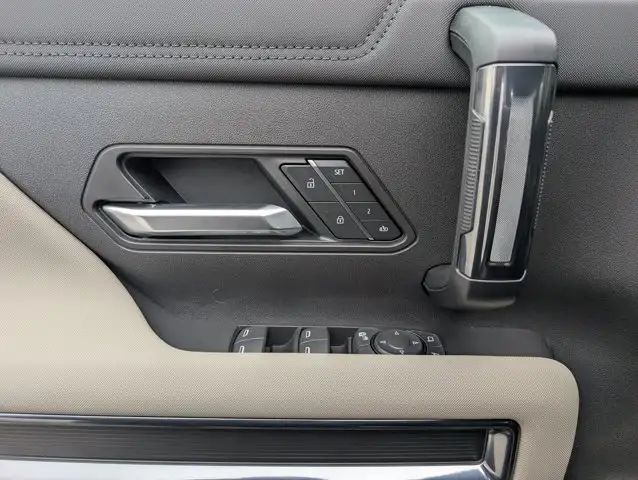 2026 GMC HUMMER EV SUV 2X- Infinity Roof - Bose Speaker System - Photo 32