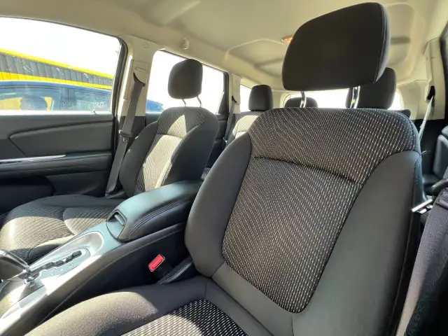 2015 Dodge Journey Canada Value Pkg - 2.4L! DUAL ZONE CLIMATE! - Photo 12