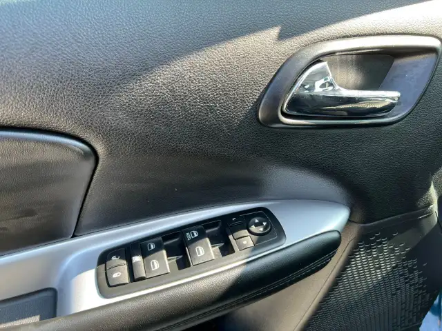 2015 Dodge Journey Canada Value Pkg - 2.4L! DUAL ZONE CLIMATE! - Photo 18