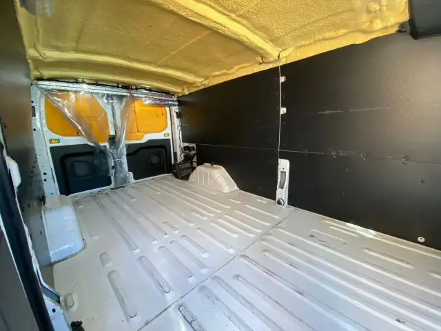 2020 Ford Transit Cargo Van - BLUETOOTH, REAR A/C, PROTECTIVE DO - Photo 20
