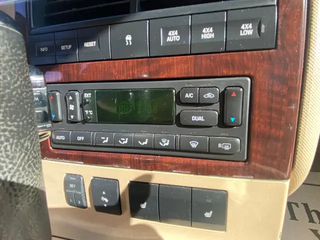 2006 Ford Explorer Limited - Photo 19