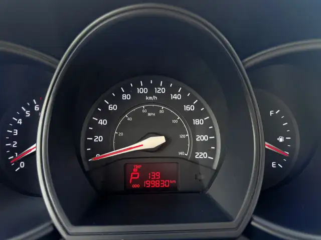 2012 Kia Rio LX 4dr Sedan - Photo 10