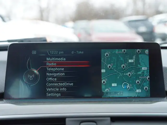 2016 BMW 328i xDrive AWD, Leather Seats, Sunroof, Cruise Control - Photo 18