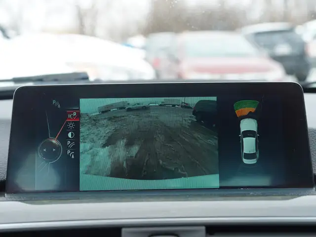 2016 BMW 328i xDrive AWD, Leather Seats, Sunroof, Cruise Control - Photo 19