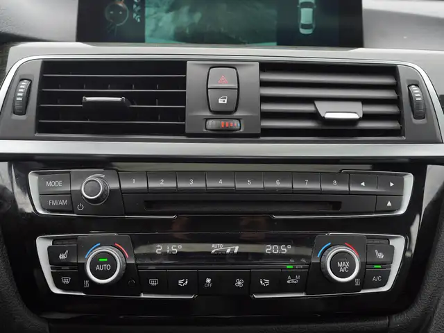 2016 BMW 328i xDrive AWD, Leather Seats, Sunroof, Cruise Control - Photo 20