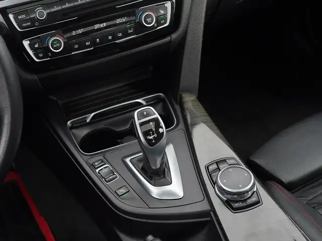 2016 BMW 328i xDrive AWD, Leather Seats, Sunroof, Cruise Control - Photo 21