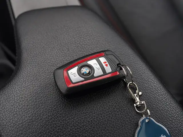 2016 BMW 328i xDrive AWD, Leather Seats, Sunroof, Cruise Control - Photo 31