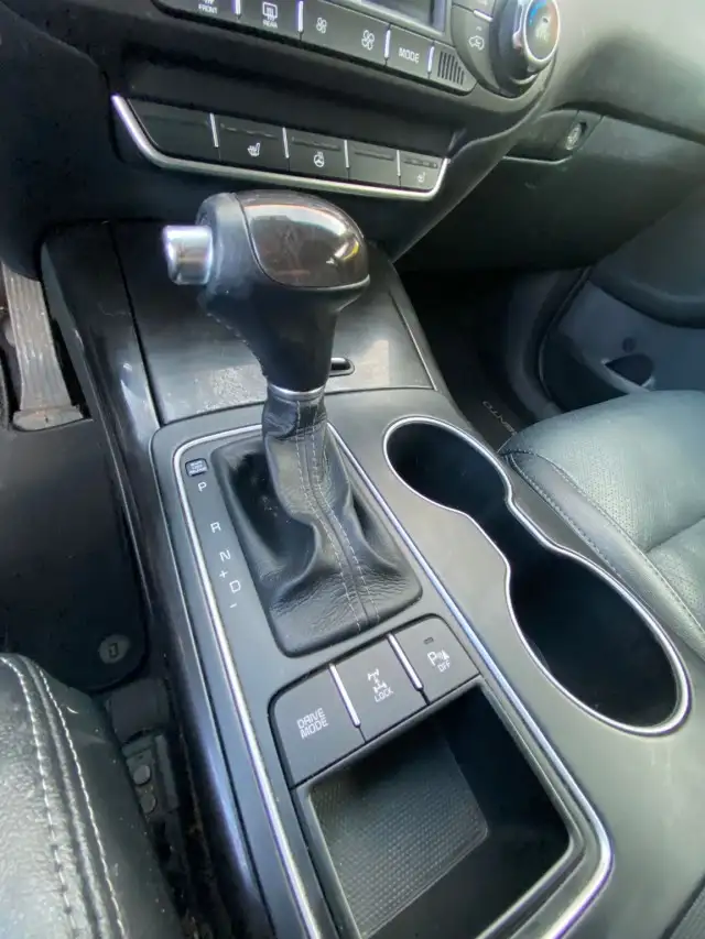 2016 Kia Sorento 3.3L EX  - PANORAMIC SUNROOF, HEATED STEERING W - Photo 19