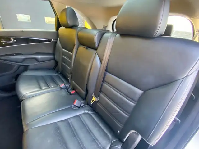 2016 Kia Sorento 3.3L EX  - PANORAMIC SUNROOF, HEATED STEERING W - Photo 24