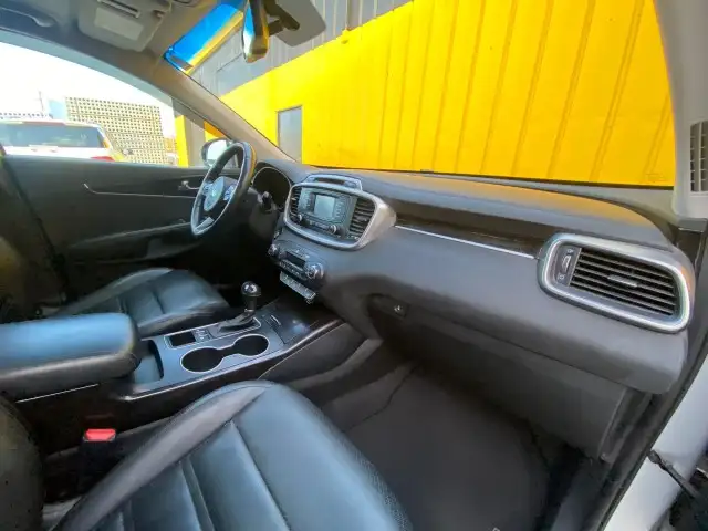2016 Kia Sorento 3.3L EX  - PANORAMIC SUNROOF, HEATED STEERING W - Photo 28