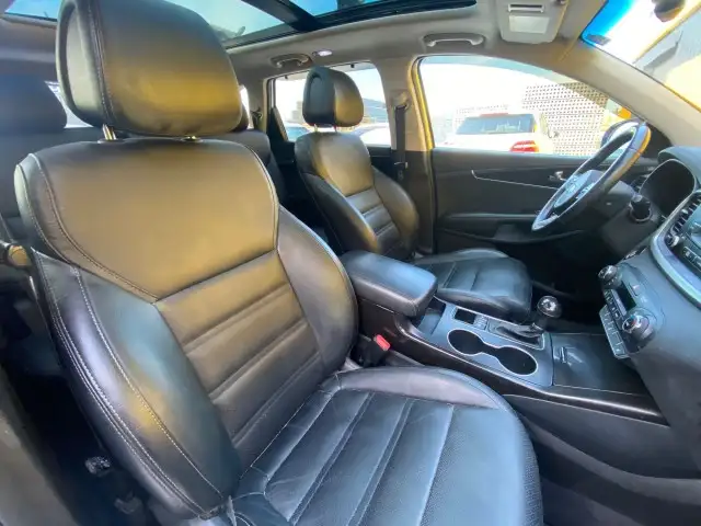 2016 Kia Sorento 3.3L EX  - PANORAMIC SUNROOF, HEATED STEERING W - Photo 29