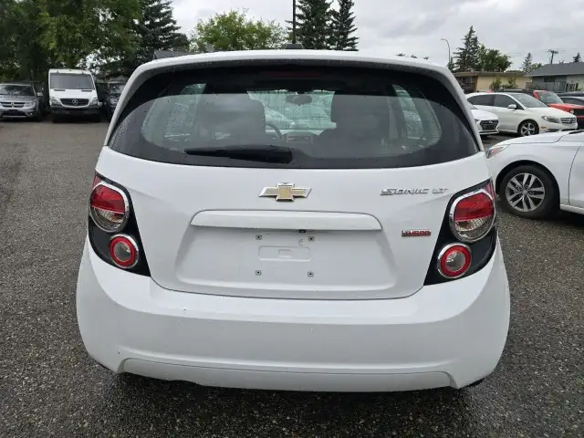 2016 Chevrolet Sonic LT - BLUETOOTH, SUNROOF, FOLDING REAR SEATS - Photo 4