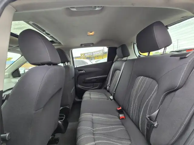 2016 Chevrolet Sonic LT - BLUETOOTH, SUNROOF, FOLDING REAR SEATS - Photo 10