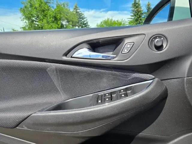 2019 Chevrolet Cruze LS - APPLE CARPLAY, ANDROID AUTO, 7 INCH TO - Photo 13