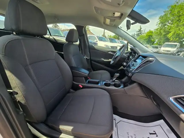 2019 Chevrolet Cruze LS - APPLE CARPLAY, ANDROID AUTO, 7 INCH TO - Photo 18