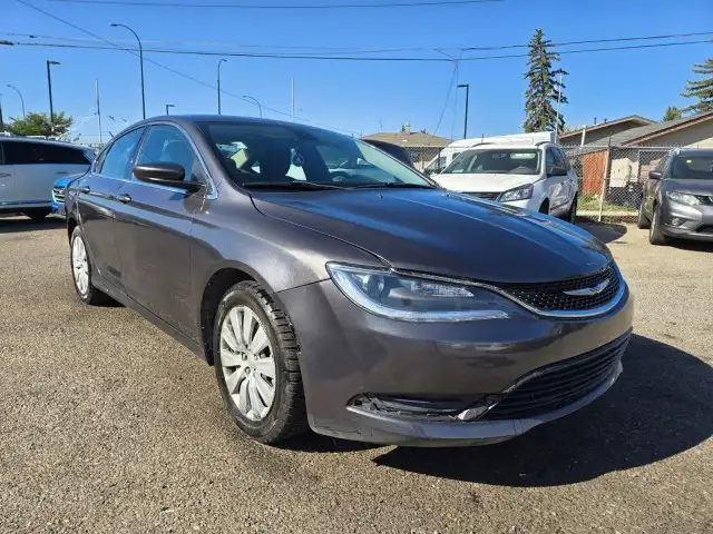 2016 Chrysler 200 LX - KEYLESS ENTRY, PUSH TO START! - Photo 7