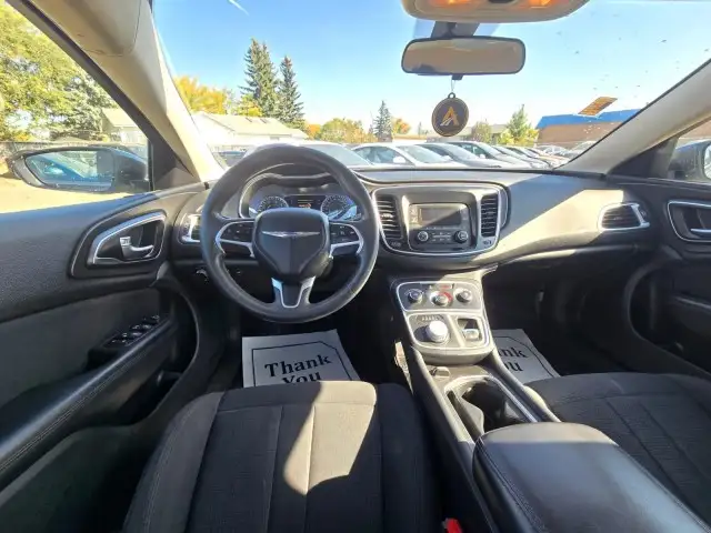 2016 Chrysler 200 LX - KEYLESS ENTRY, PUSH TO START! - Photo 8