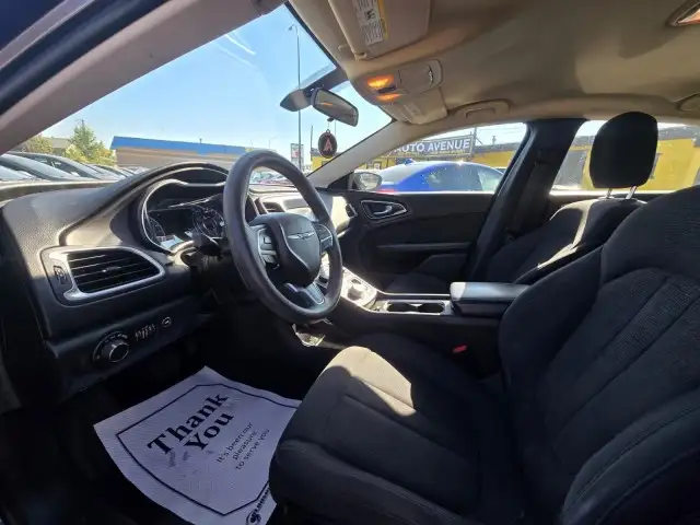 2016 Chrysler 200 LX - KEYLESS ENTRY, PUSH TO START! - Photo 9