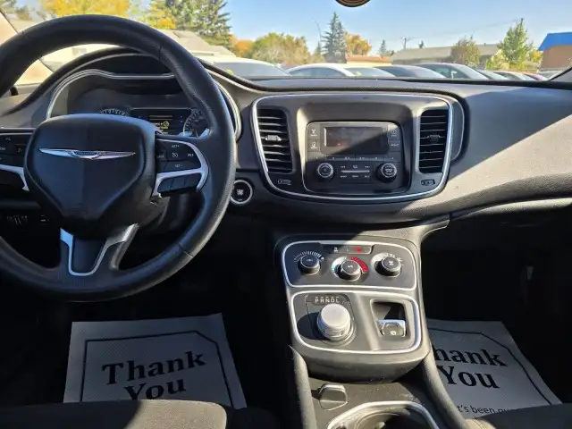 2016 Chrysler 200 LX - KEYLESS ENTRY, PUSH TO START! - Photo 17