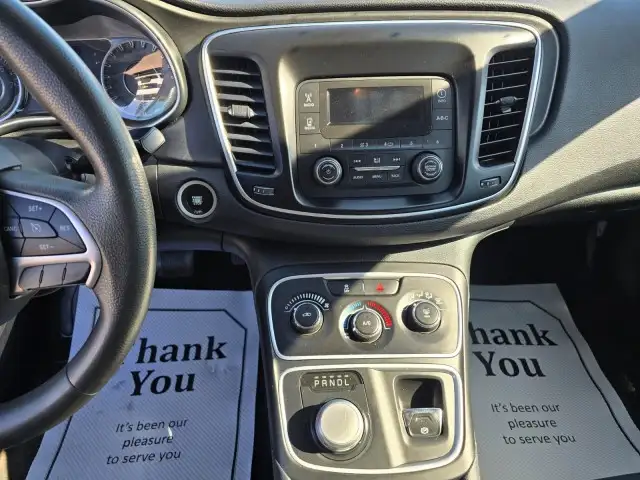 2016 Chrysler 200 LX - KEYLESS ENTRY, PUSH TO START! - Photo 22