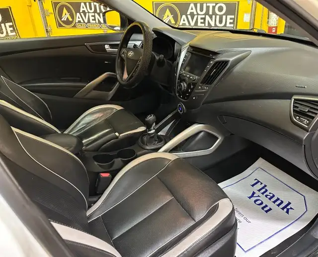 2013 Hyundai Veloster Turbo - NAVI! LEATHER! SUNROOF! - Photo 12