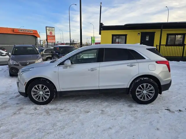 2018 Cadillac XT5 AWD - LUXURY 3.6 V6 SUV! LEATHER! SUNROOF! - Photo 2