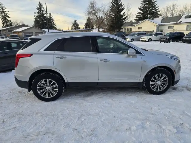 2018 Cadillac XT5 AWD - LUXURY 3.6 V6 SUV! LEATHER! SUNROOF! - Photo 6