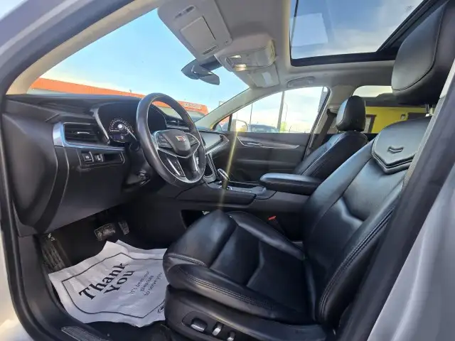 2018 Cadillac XT5 AWD - LUXURY 3.6 V6 SUV! LEATHER! SUNROOF! - Photo 9