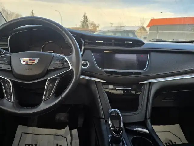 2018 Cadillac XT5 AWD - LUXURY 3.6 V6 SUV! LEATHER! SUNROOF! - Photo 12