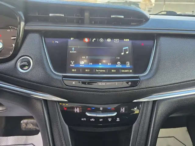 2018 Cadillac XT5 AWD - LUXURY 3.6 V6 SUV! LEATHER! SUNROOF! - Photo 18