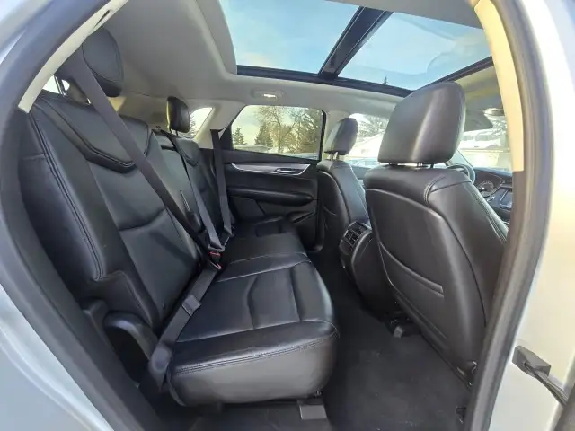 2018 Cadillac XT5 AWD - LUXURY 3.6 V6 SUV! LEATHER! SUNROOF! - Photo 24