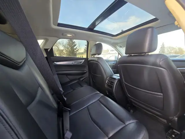 2018 Cadillac XT5 AWD - LUXURY 3.6 V6 SUV! LEATHER! SUNROOF! - Photo 25