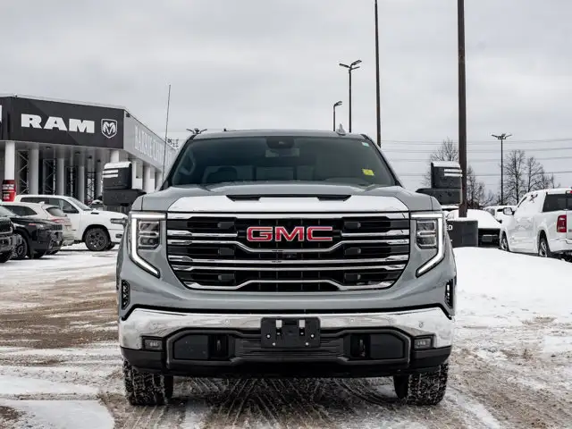 2025 GMC Sierra 1500 SLT - Photo 12