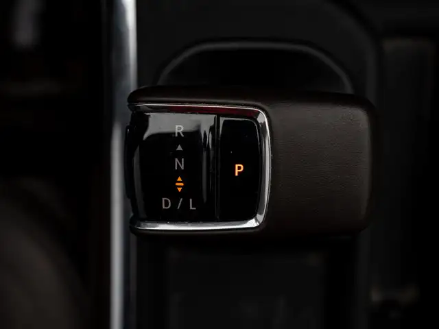 2025 GMC Sierra 1500 SLT - Photo 36