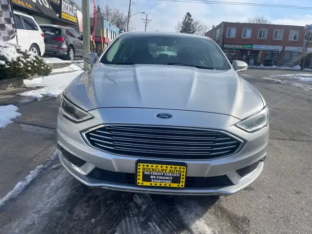 2018 Ford Fusion SE - Photo 2