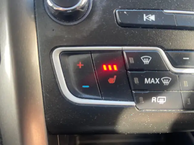 2018 Ford Fusion SE - Photo 16