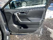 2024 Toyota RAV4 XLE - Photo 18