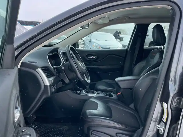 2016 JEEP CHEROKEE TRAILHAWK | 4WD | CLEAN CARFAX - Photo 6