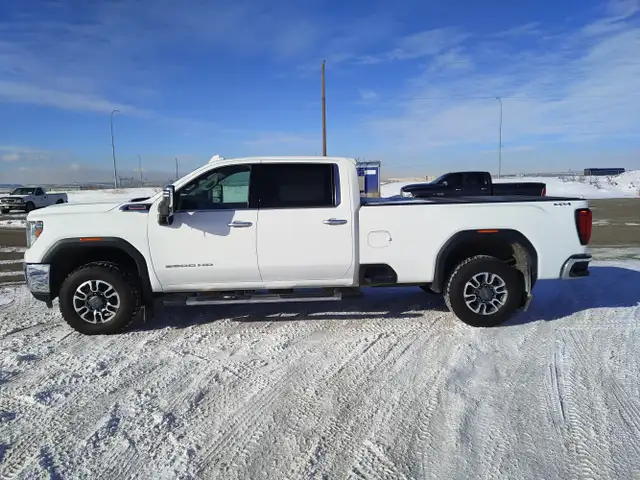 2022 GMC Sierra 3500HD - Photo 5