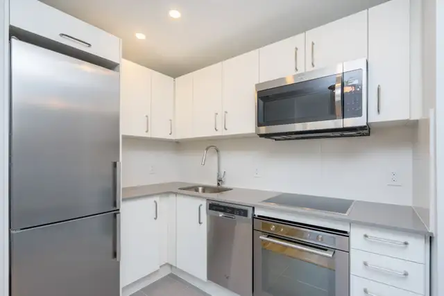 renovated two bedroom - ID 1664